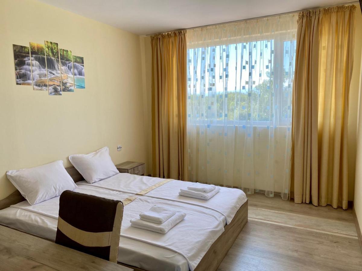 Hotel Sunrise Kalekovets Ngoại thất bức ảnh